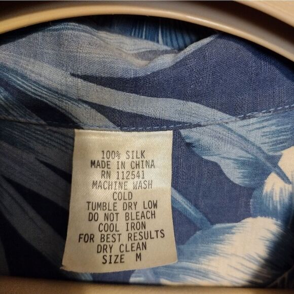 Vintage silk Hawaiian shirt - Picture 4 of 6